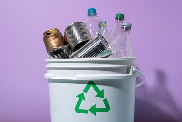 Jak prawidłowo segregować odpady przy użyciu kanistrów HDPE?